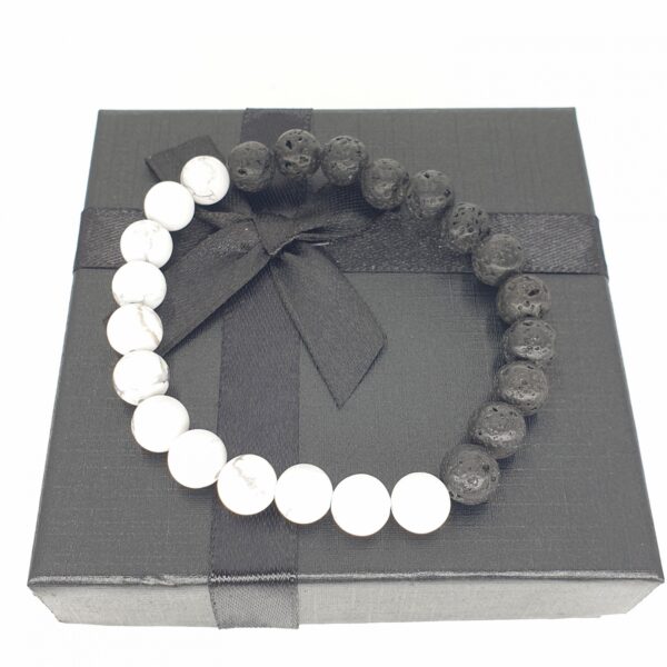 Groothandel - 8mm Yinyang armband Howliet met Lavasteen en cadeau doos