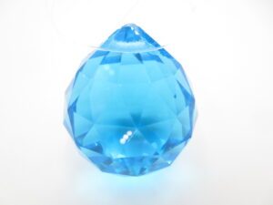 Kristal Feng Shui Regenboog Bol 4cm oceaan blauw