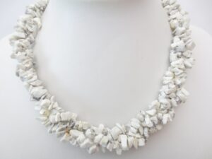 Middel stenenketting howlite met parels