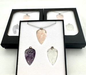 Vervangbare edelsteen pijl pendant ketting